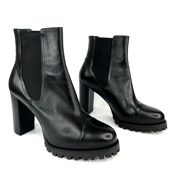 Stuart Weitzman Wenda Chelsea Lugged Ankle Leather Booties US 9.5 - EU 40 - Picture 2 of 10